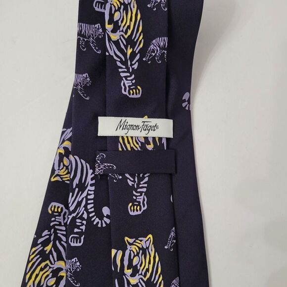 Mignon Faget Men's Necktie 100% Silk Navy Blue LSU Tigers Pattern NOLA Football - Picture 4 of 6